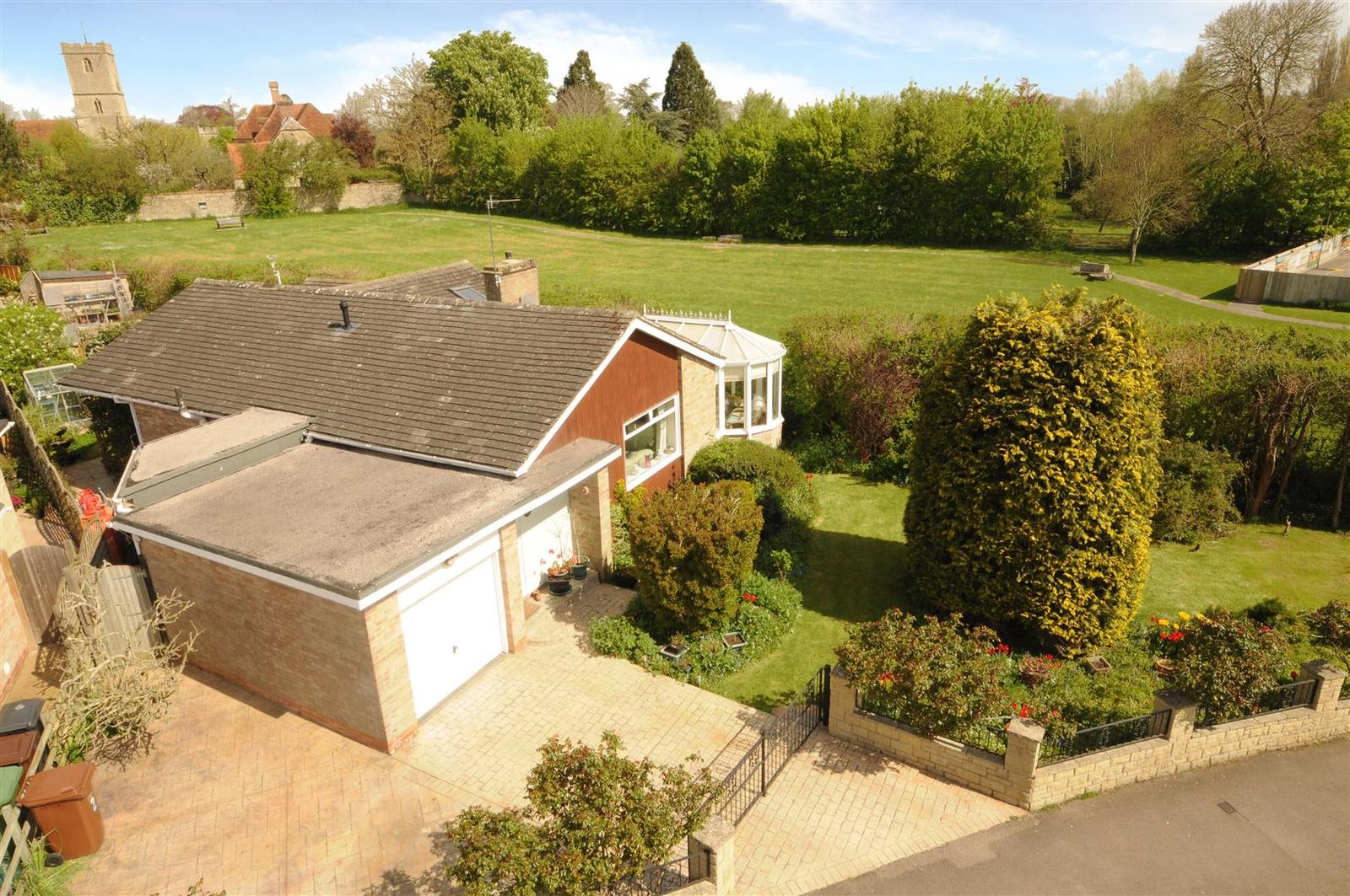 4 bedroom property for sale in Stanford in the Vale Guide price £385,000