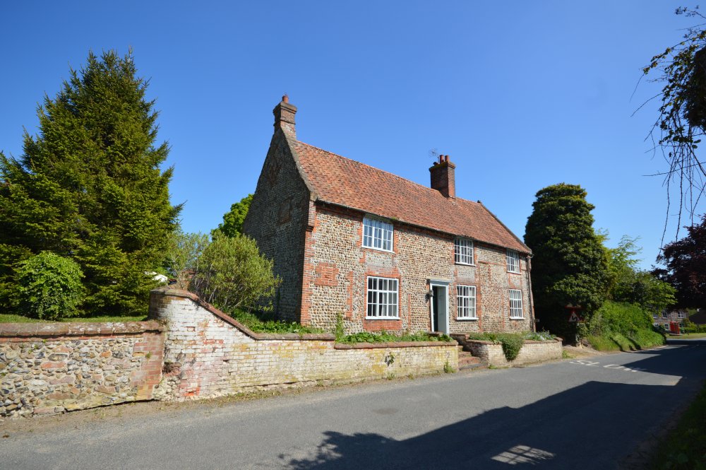 2 bedroom property for sale in The Street, Great Snoring, Norfolk