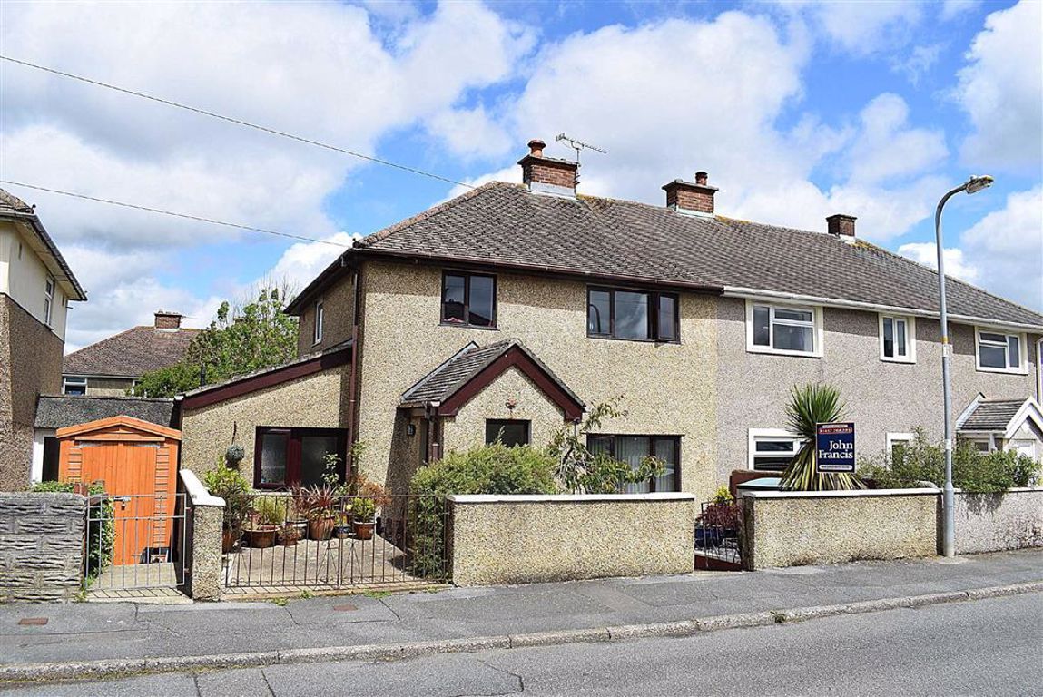 3 bedroom property for sale in Walters Avenue, Merlins Bridge, Haverfordwest Offers in the