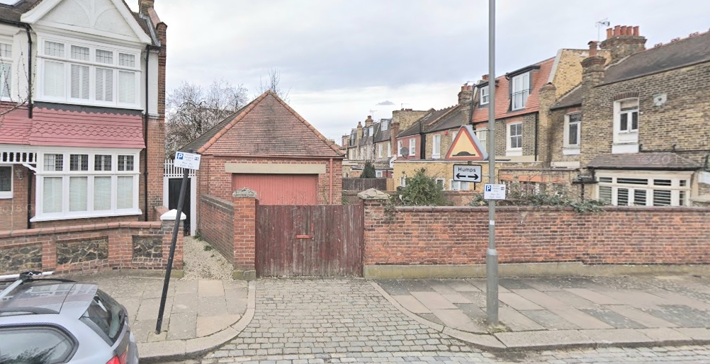 2 bedroom property for sale in Southfields London SW18 £275,000