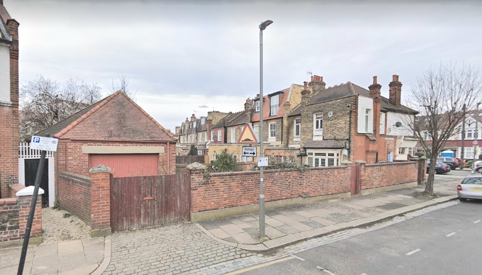2 bedroom property for sale in Southfields London SW18 £275,000