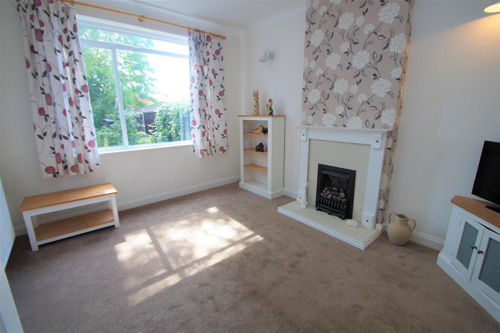 3 bedroom property for sale in Biggin Hall Crescent, Stoke Green