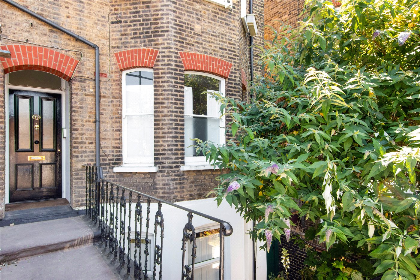 2 bedroom property for sale in Avenue Park Road, West Norwood, London