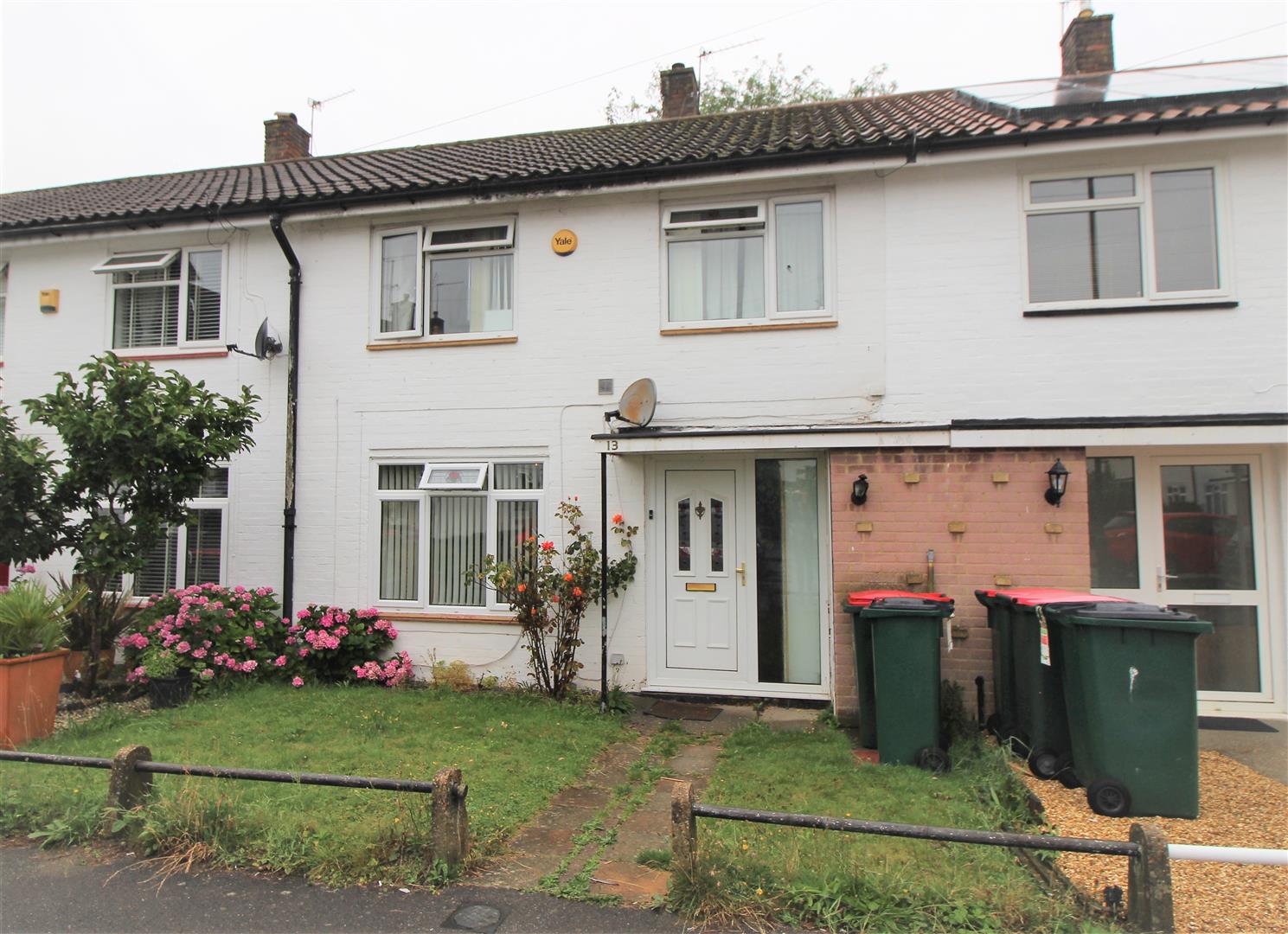 3 bedroom property to let in Chandler Close, Southgate £1,350 pcm