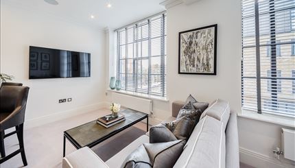 TWO BEDROOM APARTMENT  TO LET  RAINVILLE ROAD  FULHAM  W6 Image 1