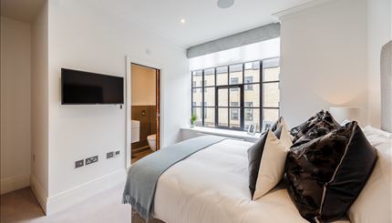 TWO BEDROOM APARTMENT  TO LET  RAINVILLE ROAD  FULHAM  W6 Image 7