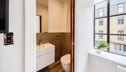 TWO BEDROOM APARTMENT  TO LET  RAINVILLE ROAD  FULHAM  W6 Image 11
