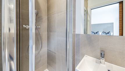 TWO BEDROOM APARTMENT  TO LET  RAINVILLE ROAD  FULHAM  W6 Image 12