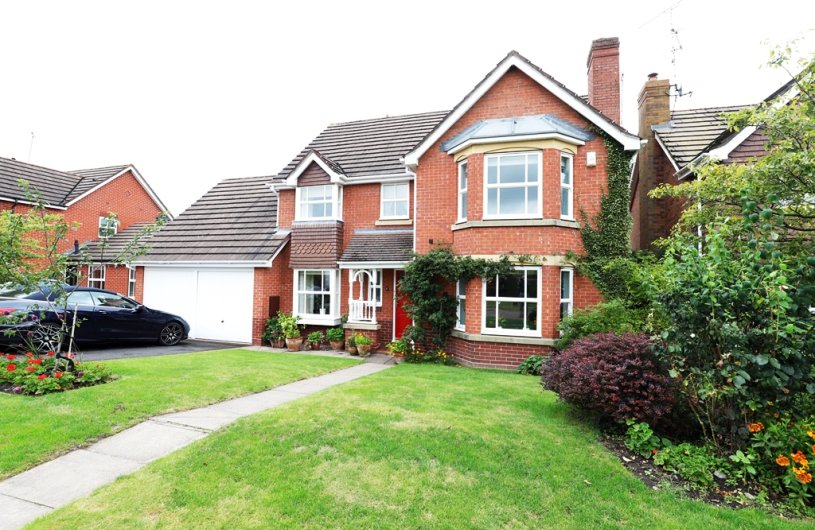 4 bedroom property to let in Teal Close, Baldwins Gate, NewcastleUnder