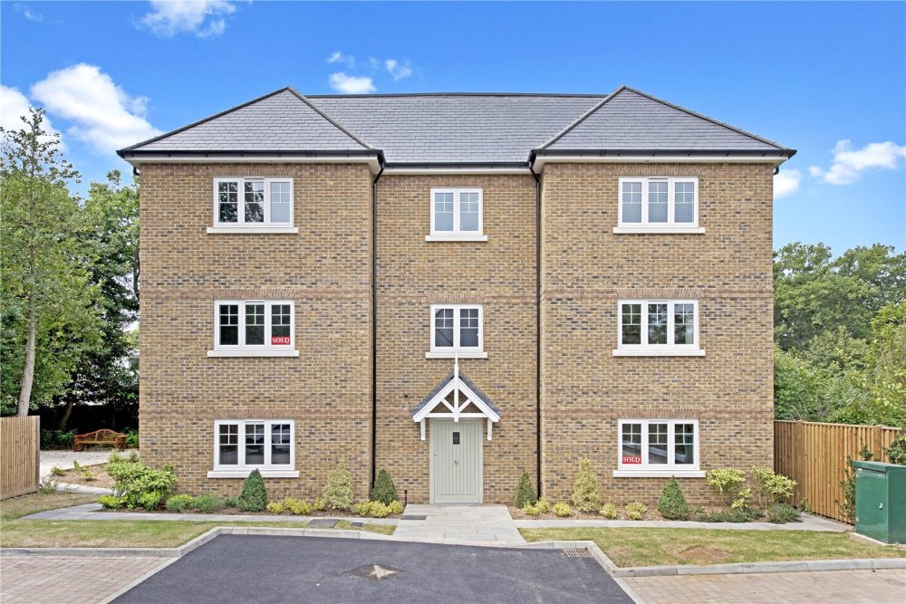 JacksonStops 2 bedroom property for sale in Brooklands Court, 4