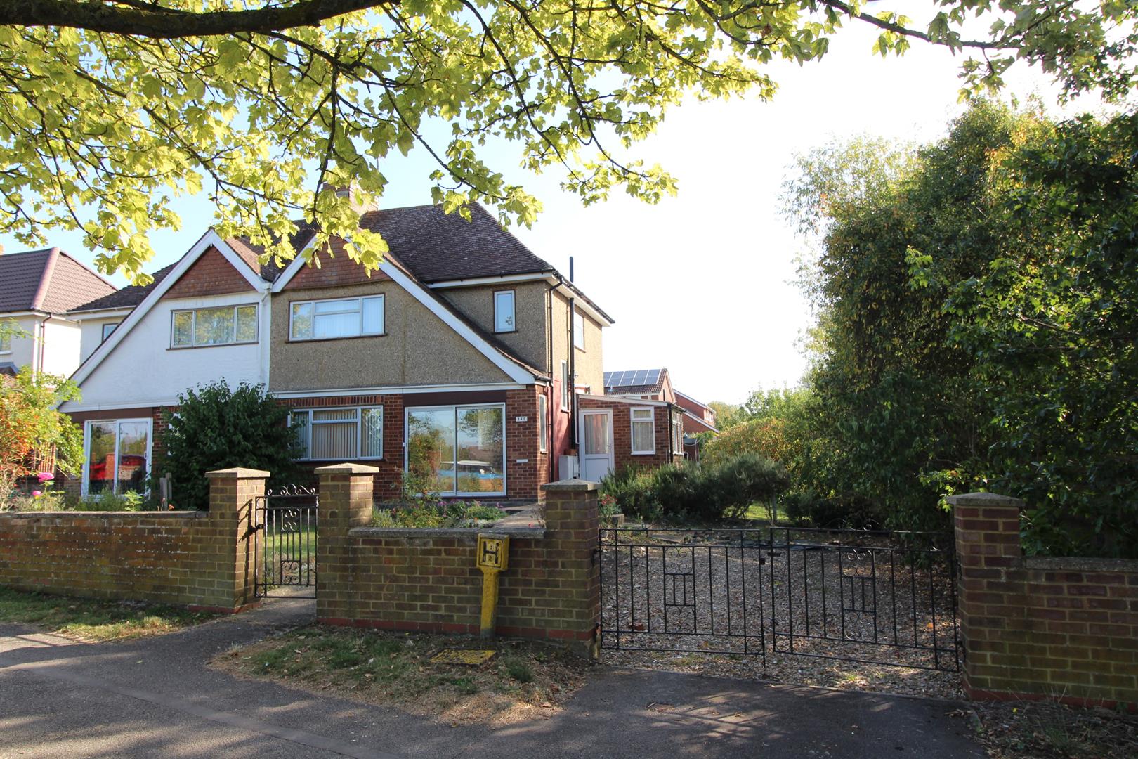 3 bedroom property for sale in Bradwell Road, Bradville, Milton Keynes