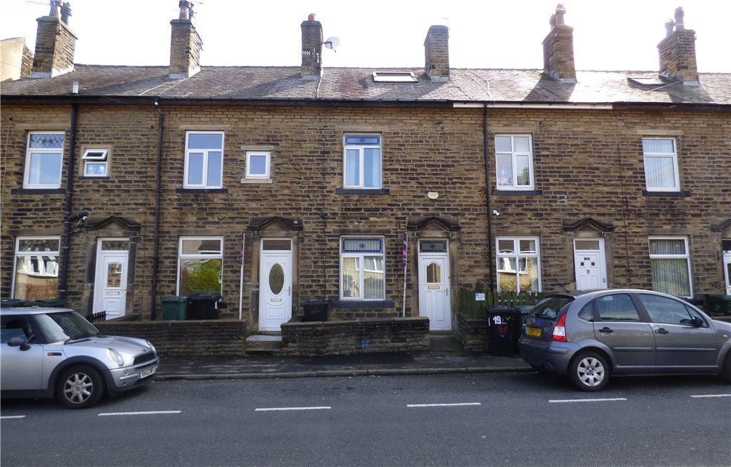 2 bedroom property for sale in Staveley Road, Keighley, West Yorkshire