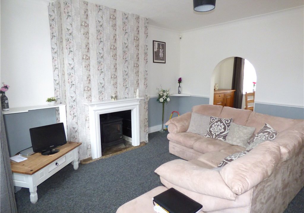 2 bedroom property for sale in Staveley Road, Keighley, West Yorkshire