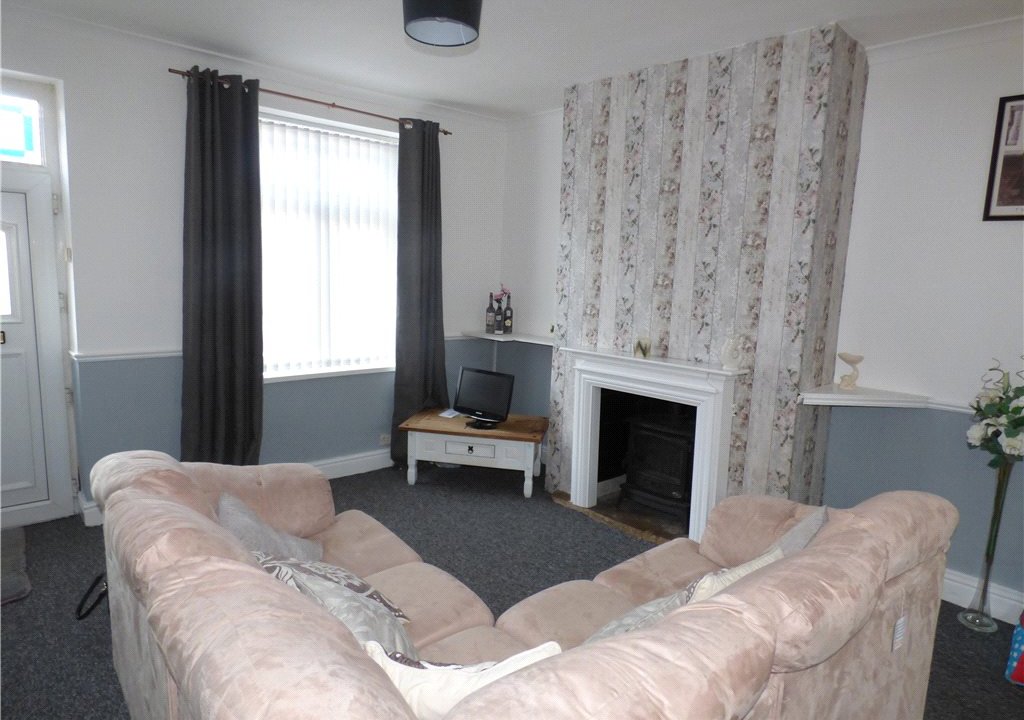 2 bedroom property for sale in Staveley Road, Keighley, West Yorkshire