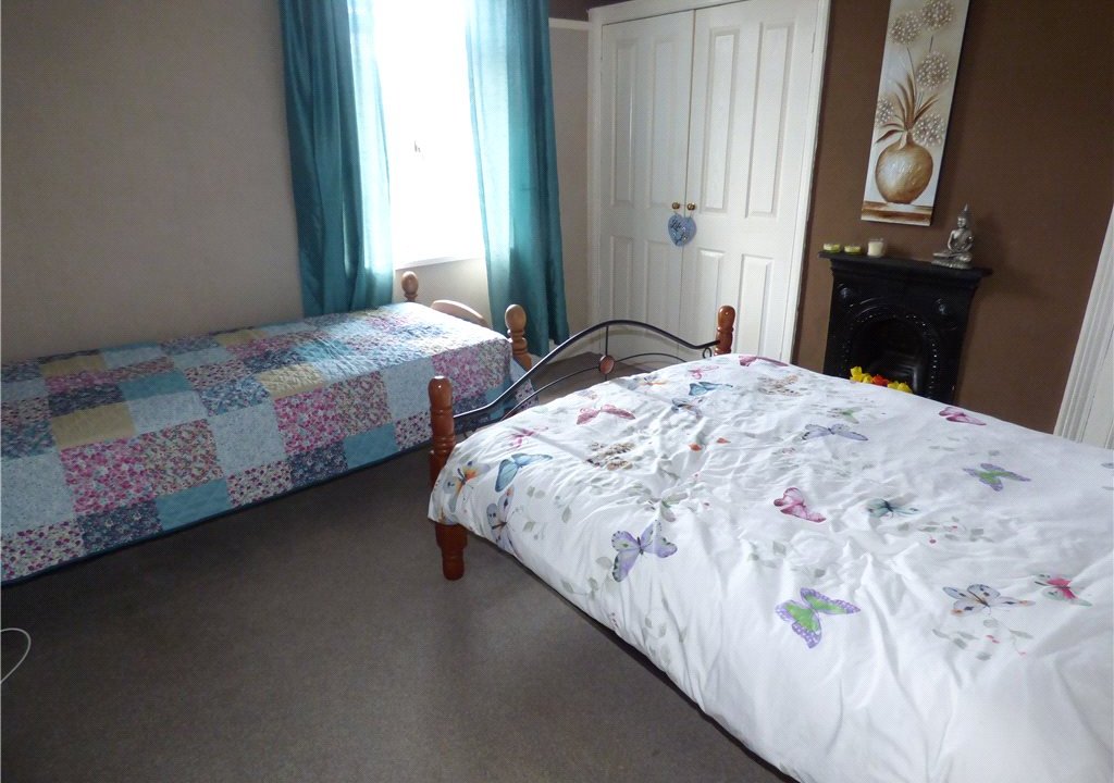 2 bedroom property for sale in Staveley Road, Keighley, West Yorkshire