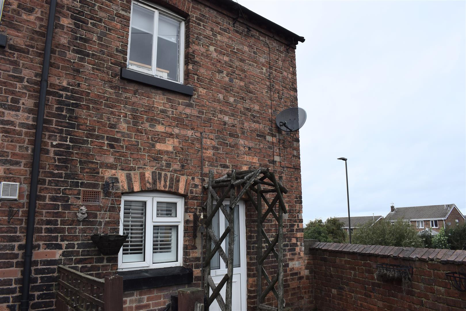 2 bedroom property for sale in Colliery Row, Church Gresley