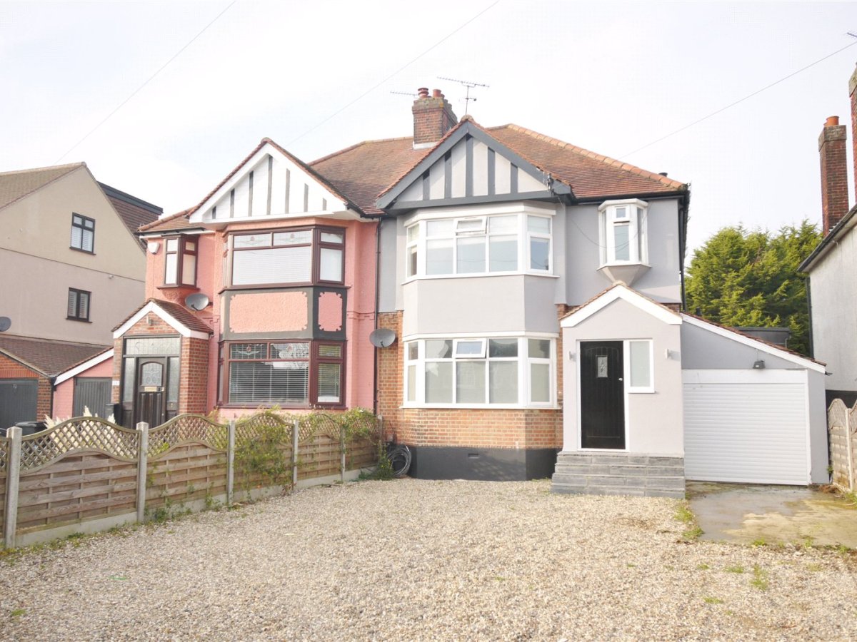 3 bedroom property for sale in High Road, North Weald, Epping, CM16 £