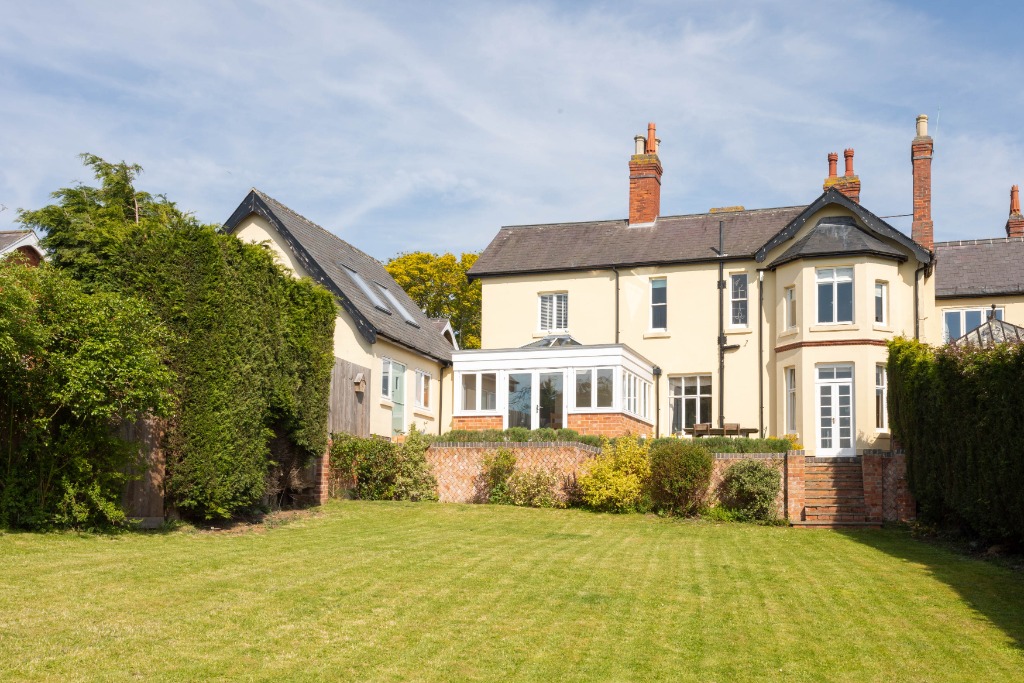 4 bedroom property for sale in Main Street, Thorpe Satchville, Melton