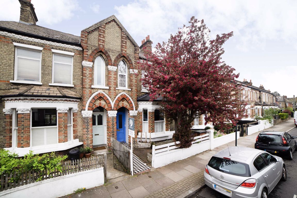 Jacksons 2 bedroom property for sale in Rossiter Road, Balham £750,000