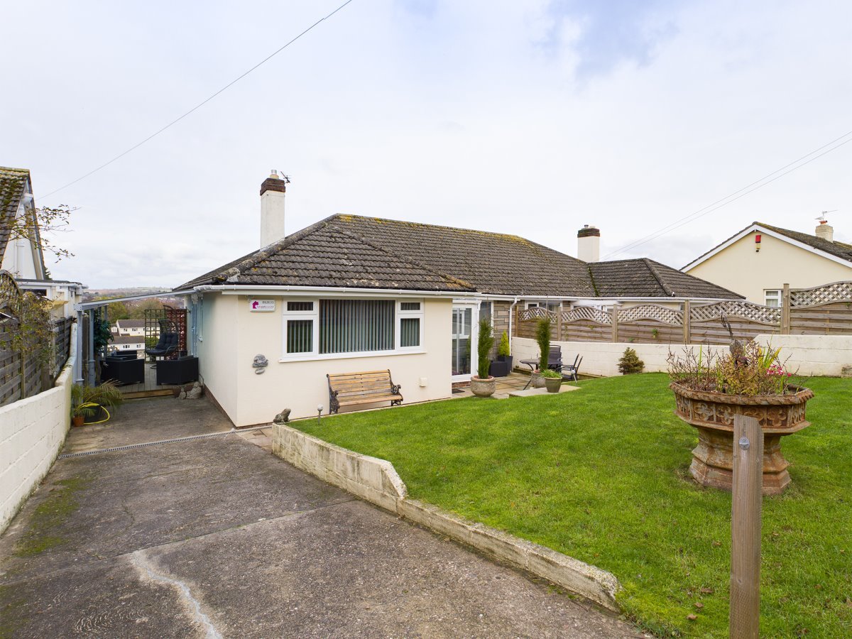 3 bedroom property for sale in Nut Bush Lane, Shiphay, Torquay Offers