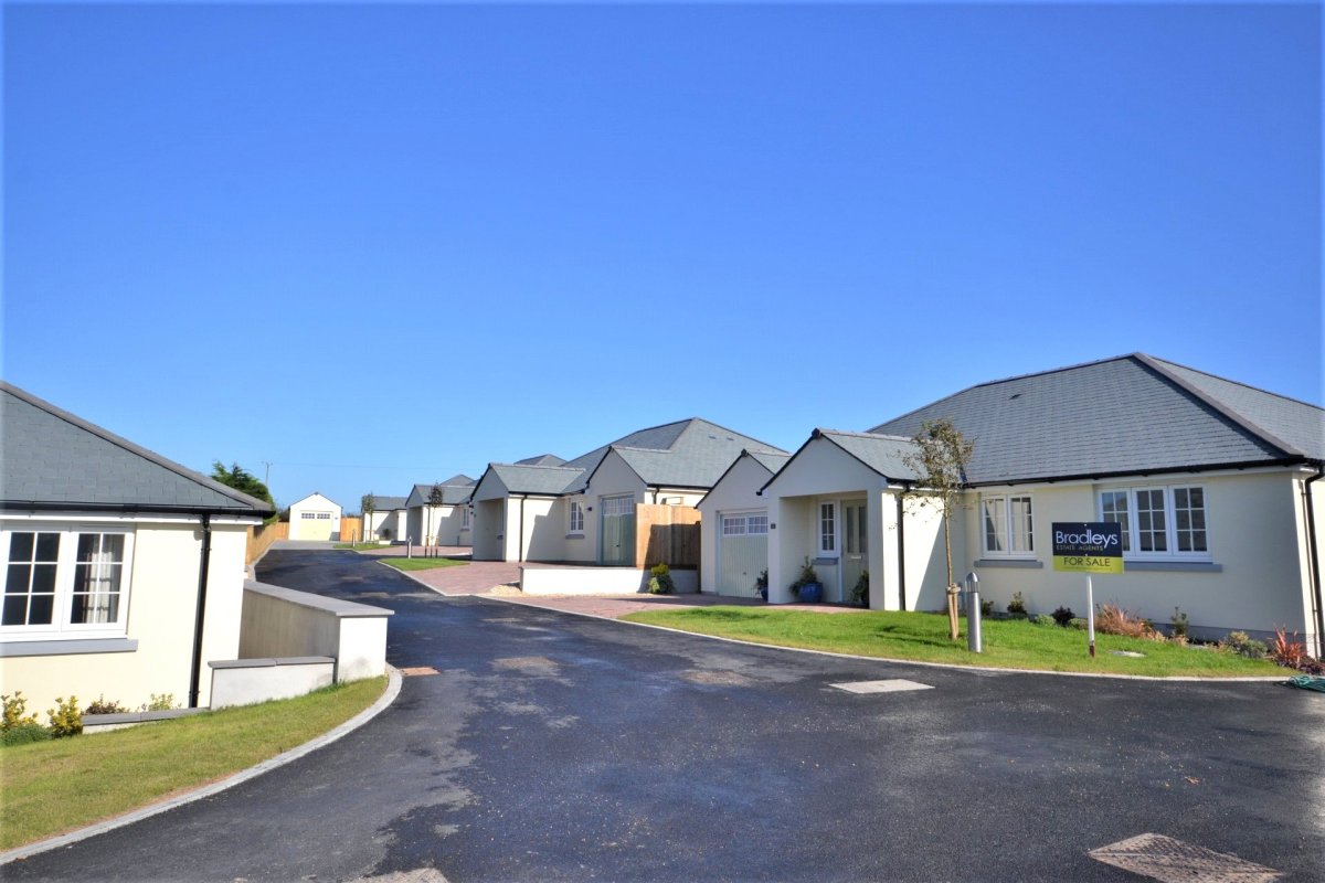 4 bedroom property for sale in Grenville Close, Kilkhampton, Bude, EX23