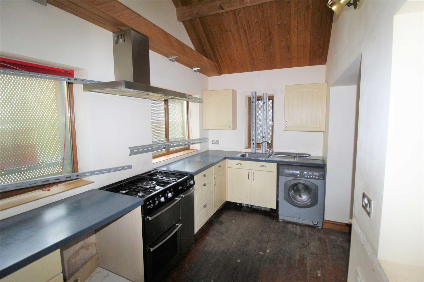 2 bedroom property for sale in Bungalow, Church Avenue Linthwaite