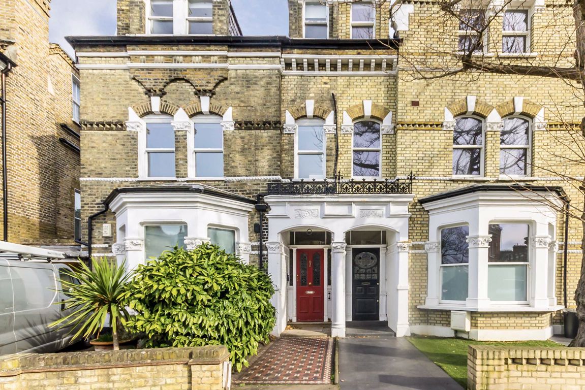 Chard property to let in Fulham Park Gardens, Fulham £323 pw