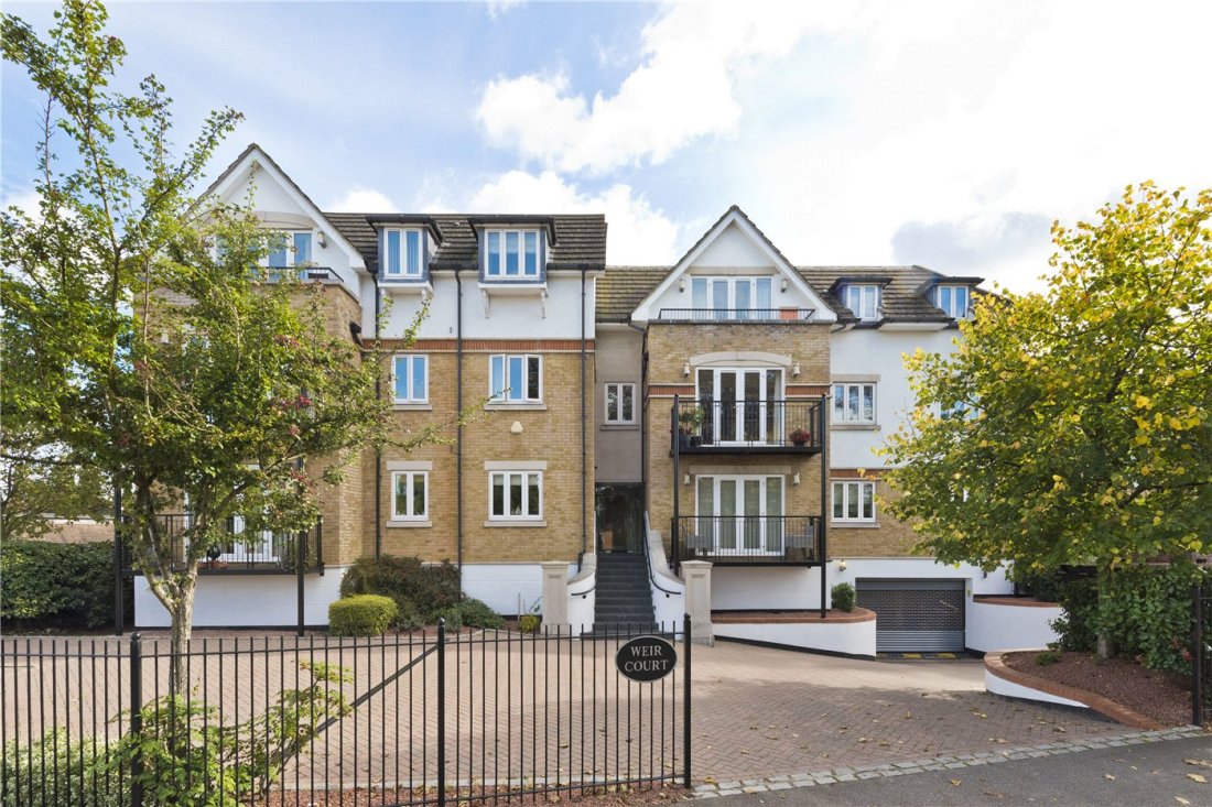 2 bedroom property for sale in Weir Court, Thames Street, Weybridge