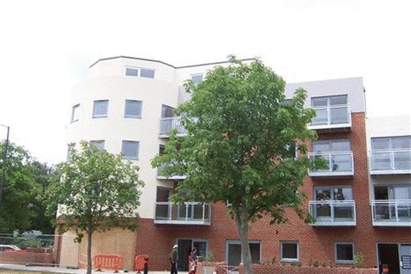 2 bedroom property to let in Albany Court, Kenton Road, Harrow £323 pw