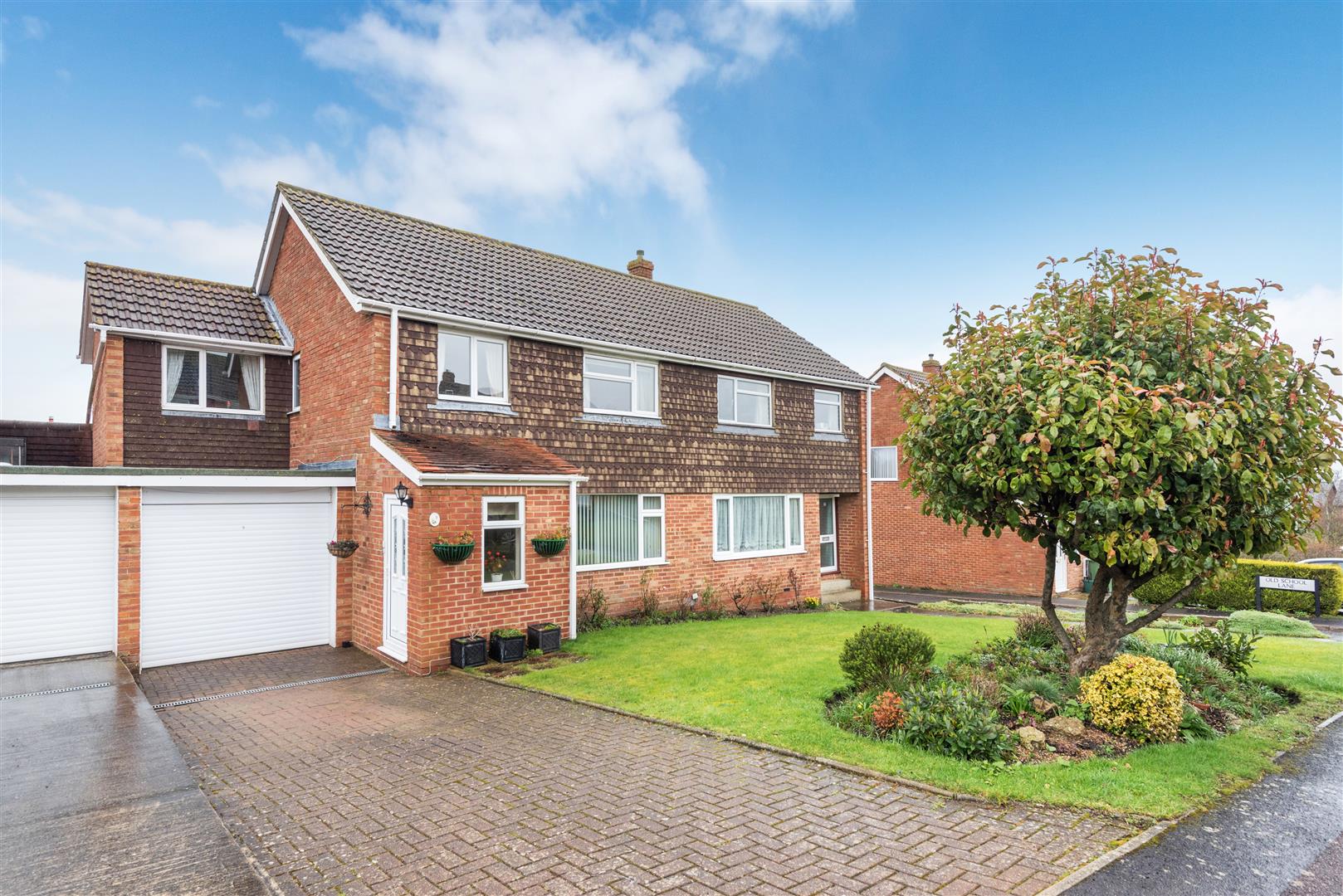 4 bedroom property for sale in Hedge Hill Road, East Challow, Wantage