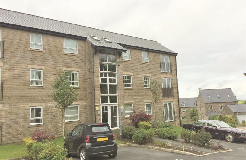 2 bedroom property for sale in Clough Gardens, Haslingden, BB4 £95,000