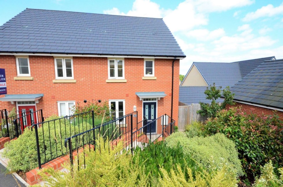 3 bedroom property for sale in Clover Drive, Dawlish, EX7 £235,000