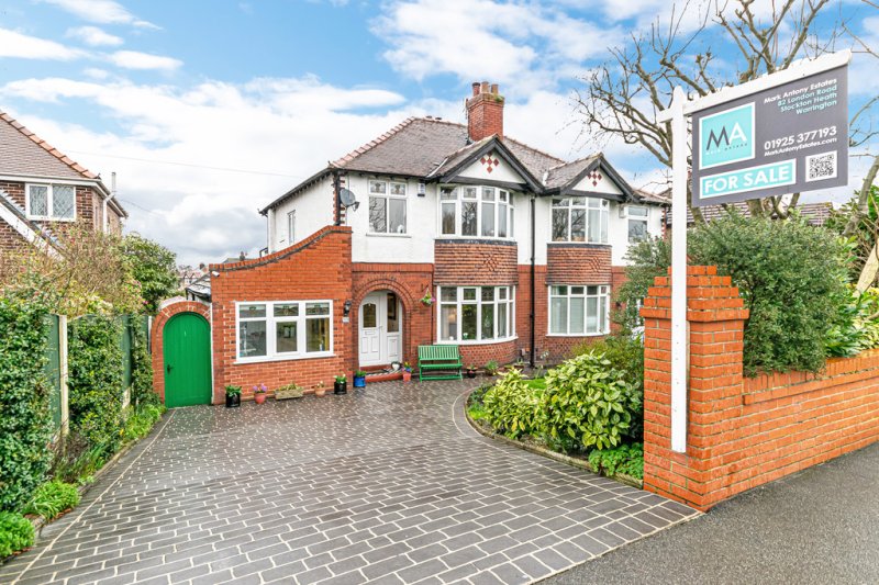 3 bedroom property for sale in Chester Road, Grappenhall, Warrington