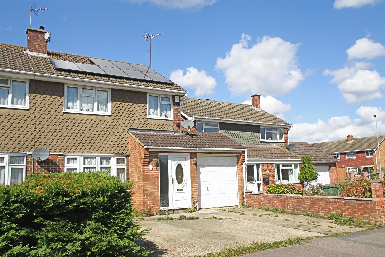 3 bedroom property for sale in Melrose Avenue, Bletchley, Milton Keynes