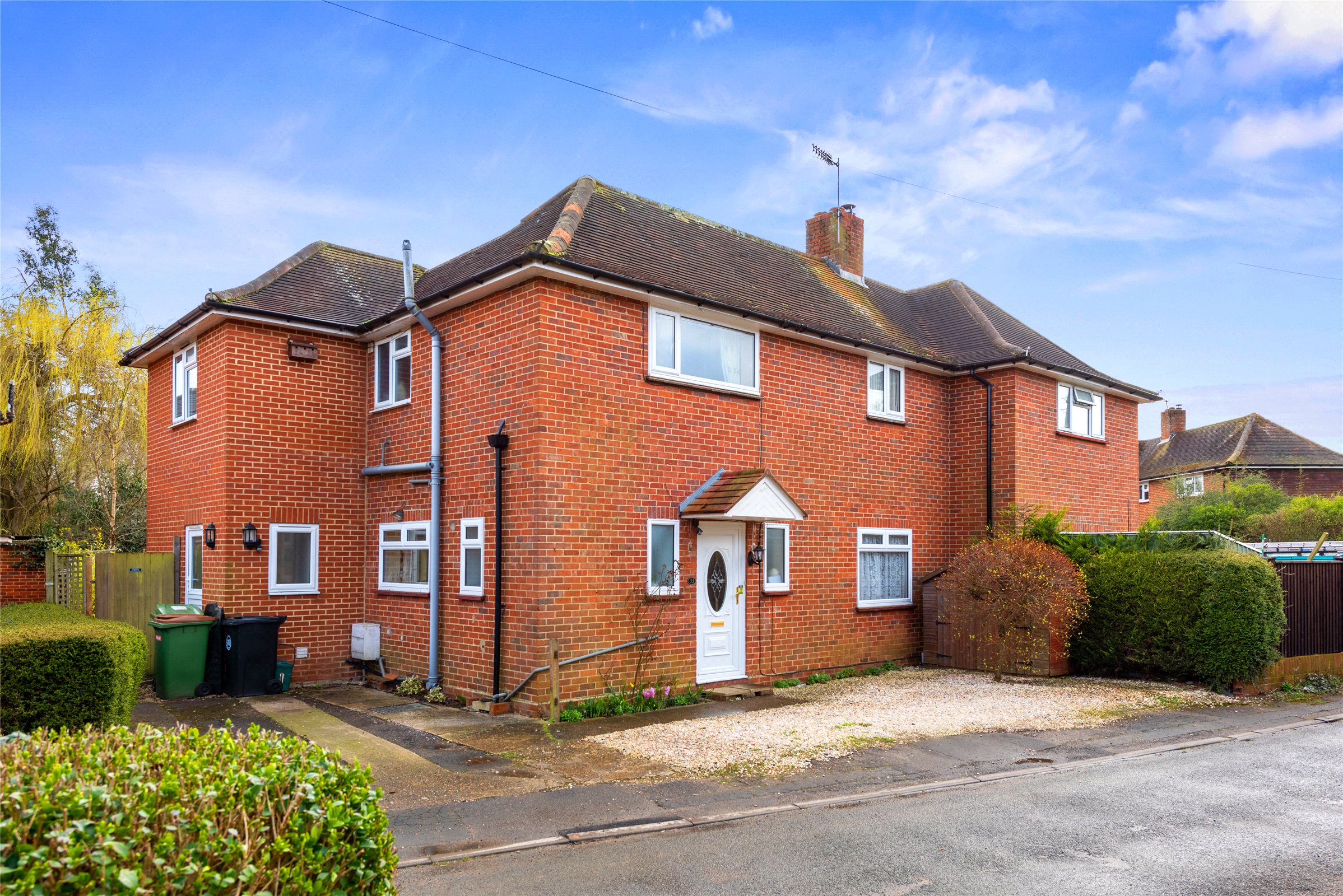 3 bedroom property for sale in Chart Downs, Dorking, Surrey, RH5 £430,000