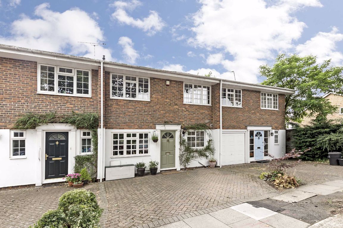 Snellers 3 bedroom property for sale in Cole Road, Twickenham £930,000