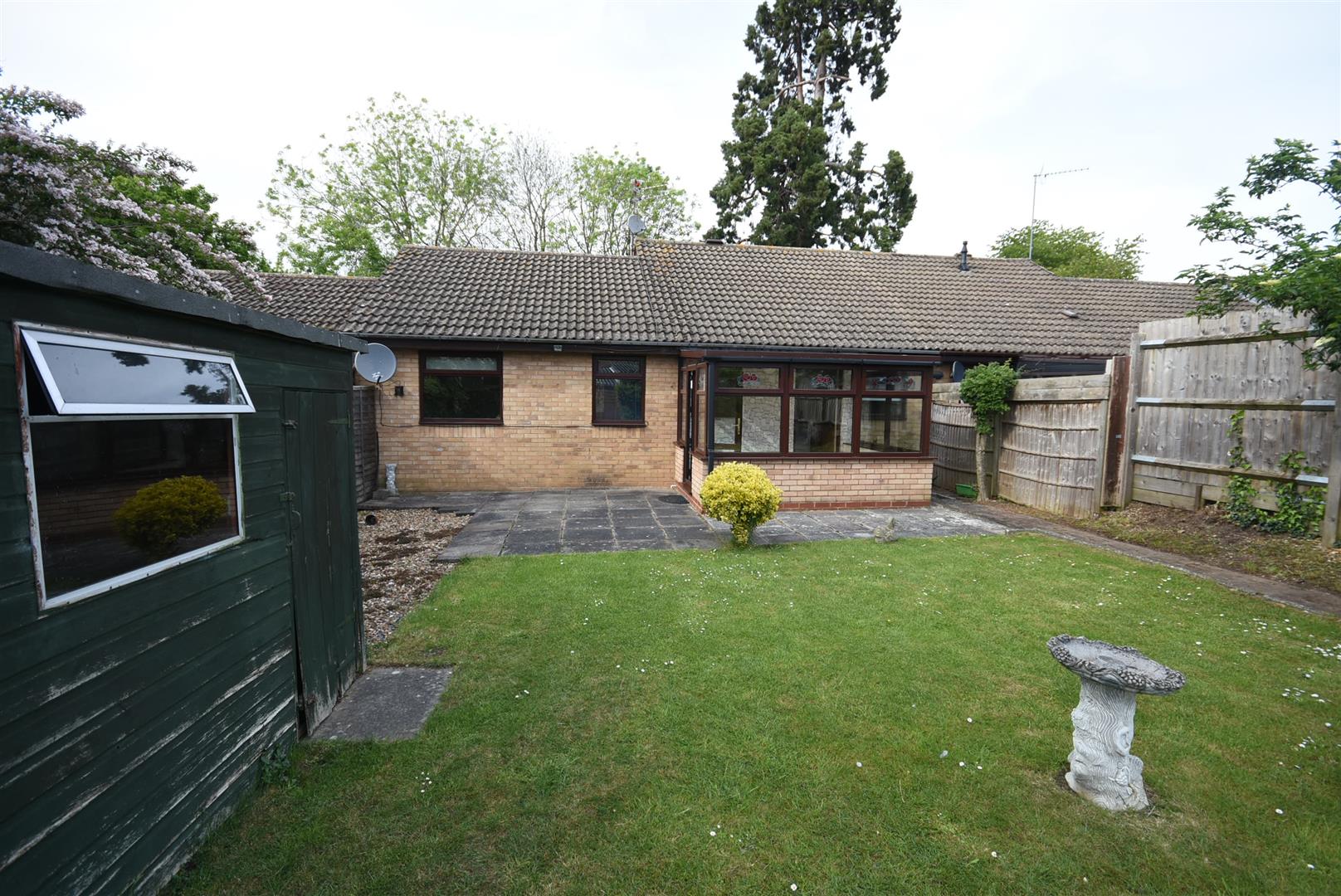 2 bedroom property for sale in Rectory Walk, Barton Seagrave, Kettering