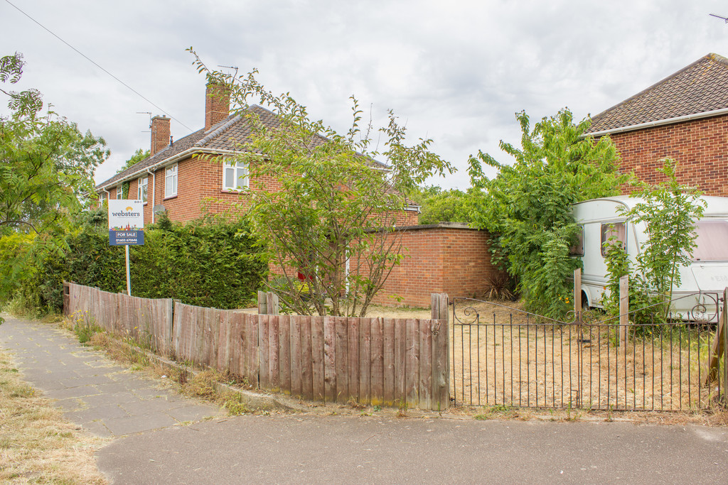 2 bedroom property for sale in Locksley Road, Norwich NR4 Guide price