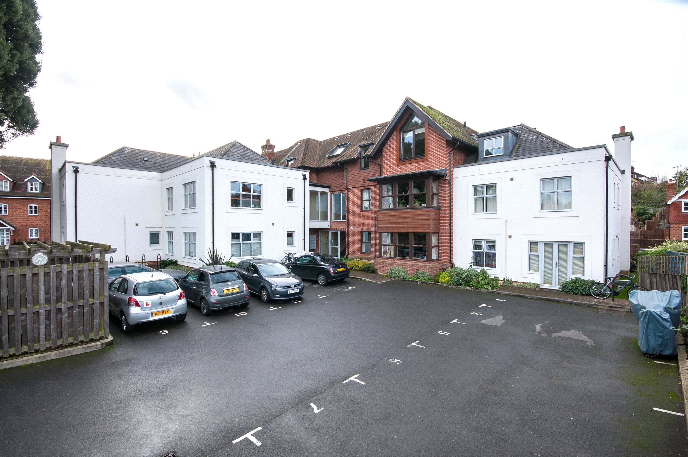 1 bedroom property to let in St Margarets Court, 194 South Street