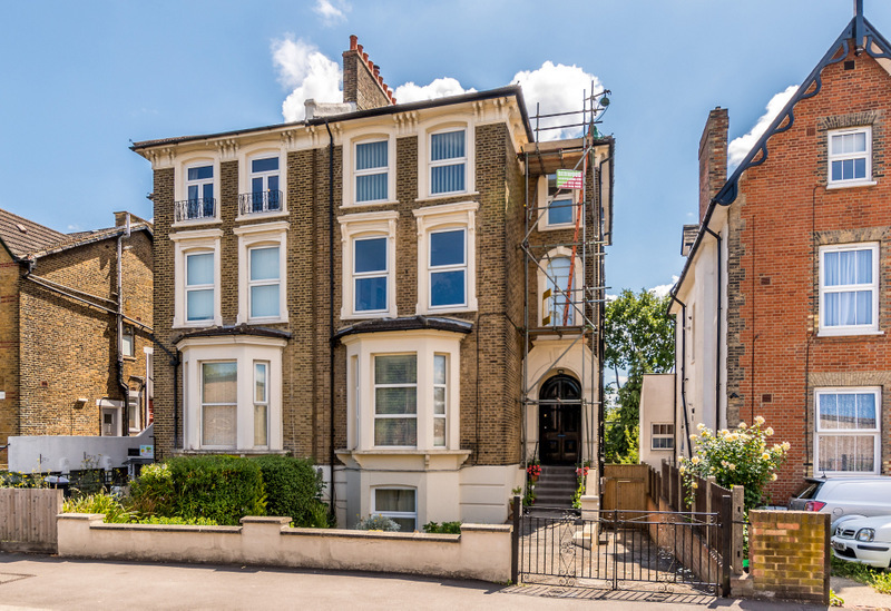 2 bedroom property to let in Oakfield Road £1,350 pcm