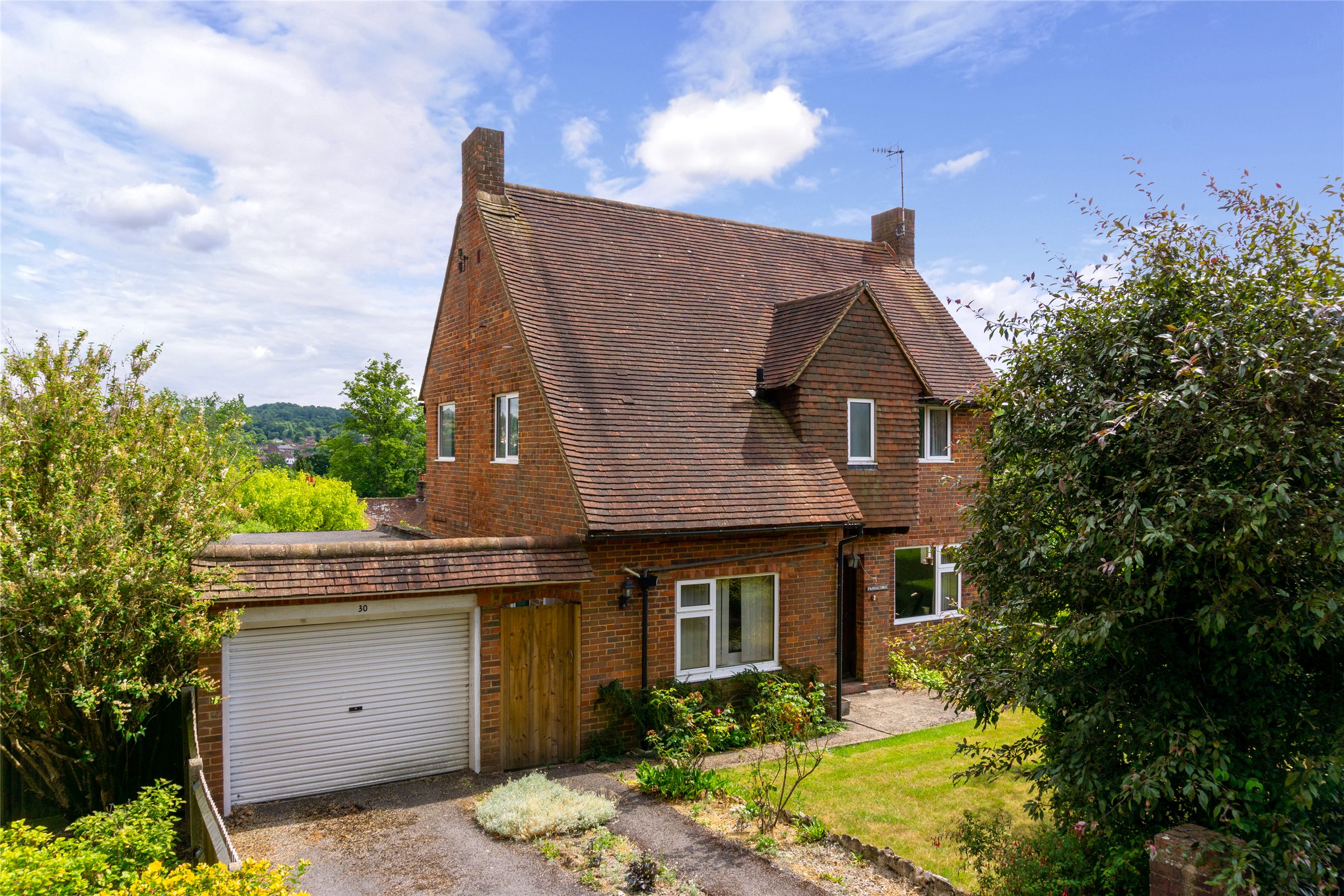 3 bedroom property for sale in Yew Tree Road, Dorking, Surrey, RH4