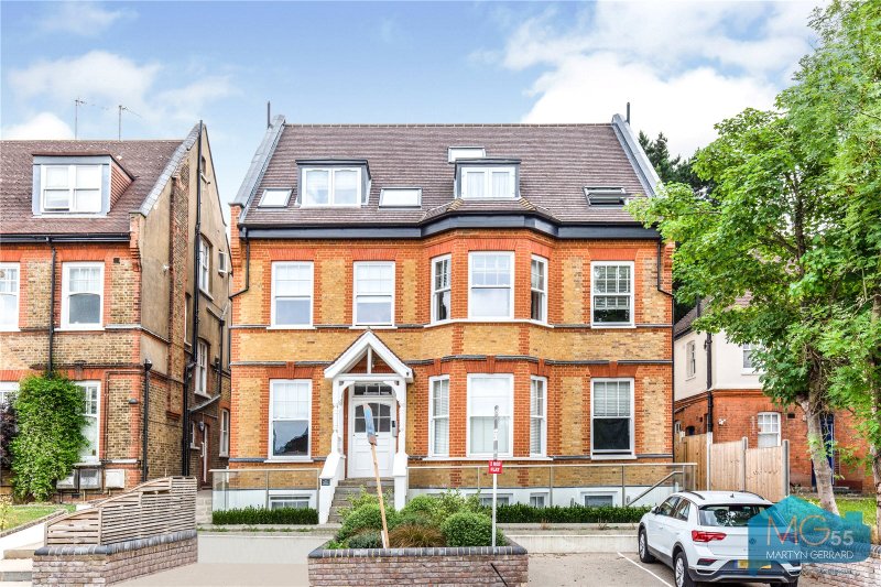 3 bedroom property for sale in Holden Road, North Finchley, London, N12