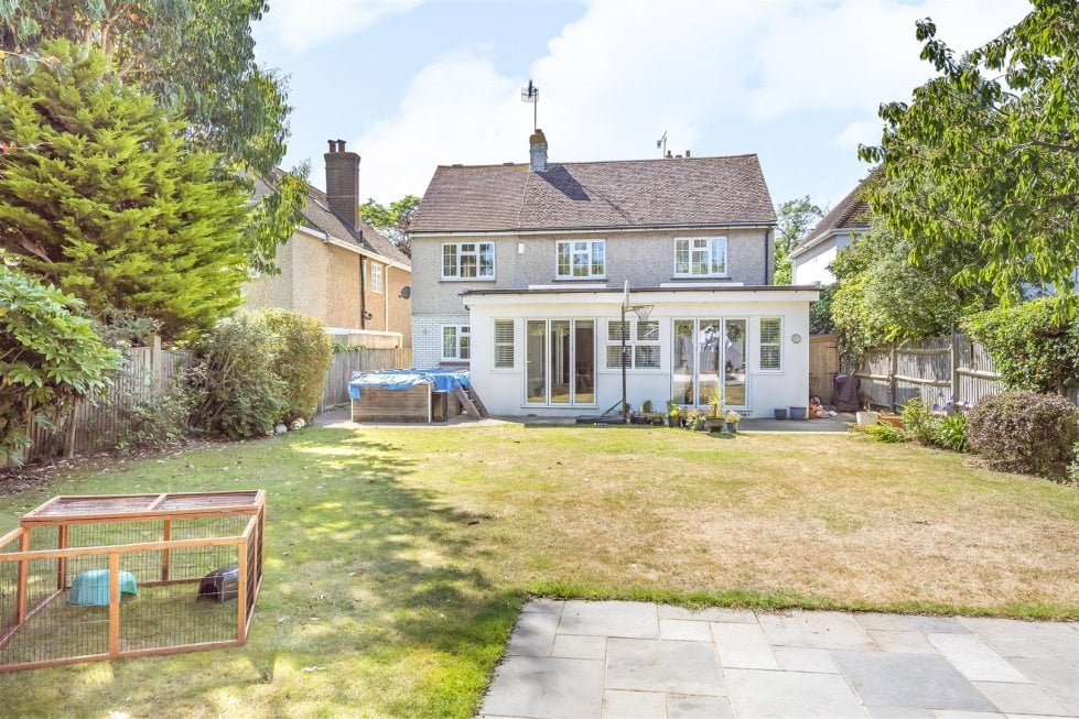 5 bedroom property for sale in Windlesham Gardens, ShorehamBySea Offers in excess of £1,100,000
