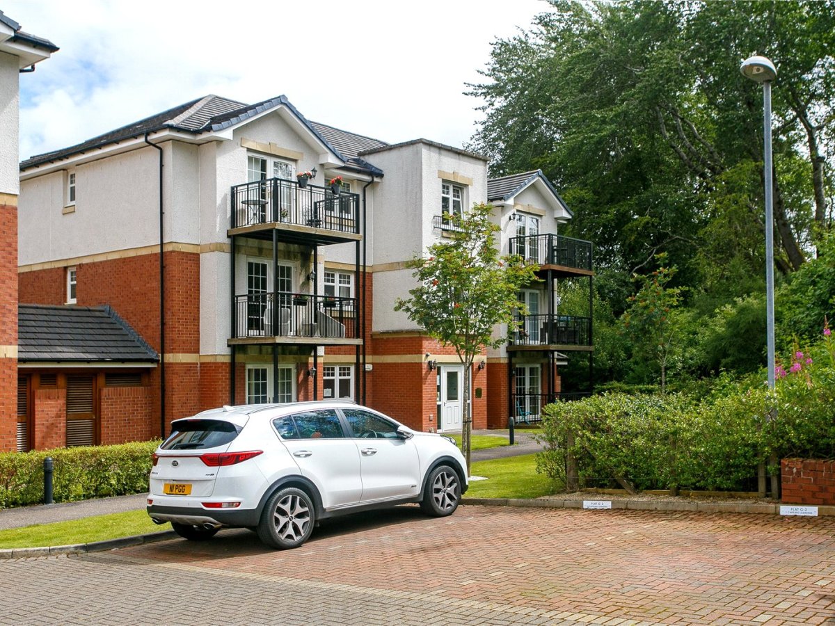 2 bedroom apartment for sale in Capelrig Gardens, Newton Mearns