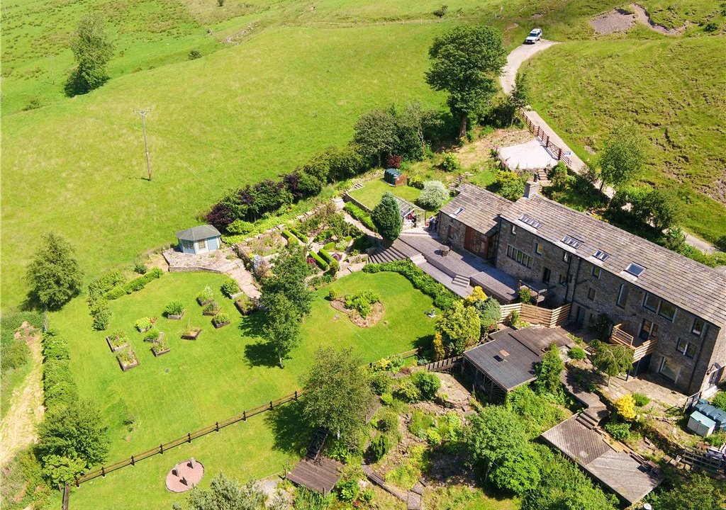 5 bedroom property for sale in Kitchen Farm, Skipton Old Road, Colne