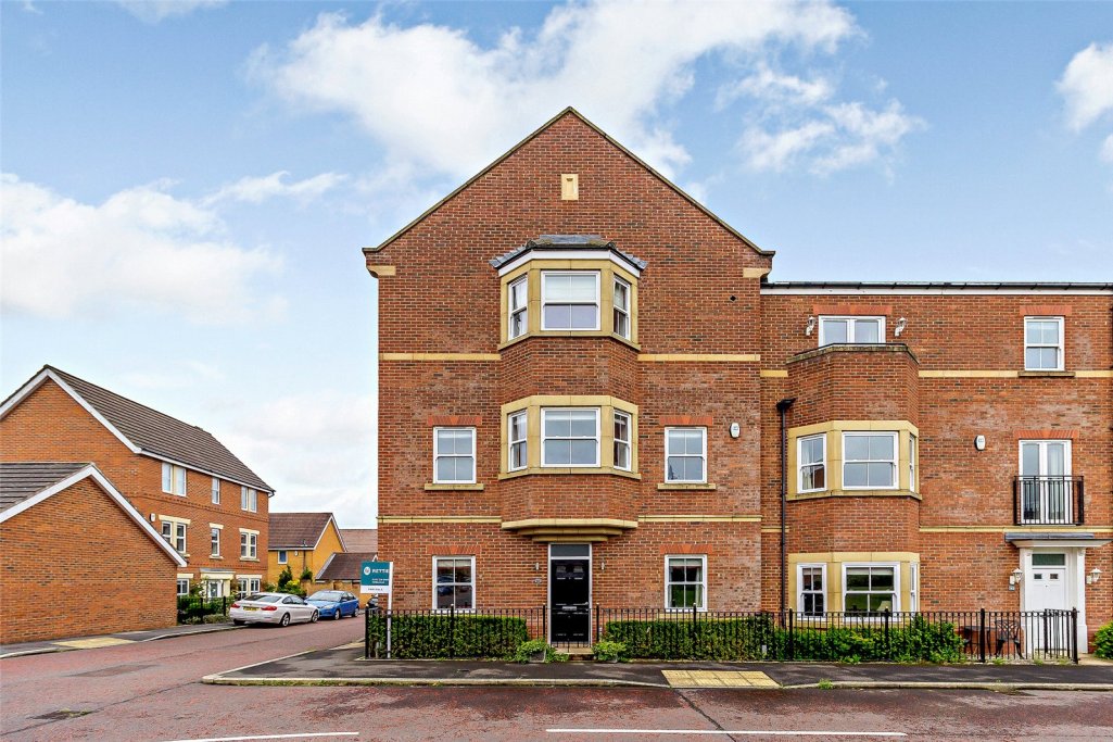 5 bedroom house for sale in Featherstone Grove, North Gosforth