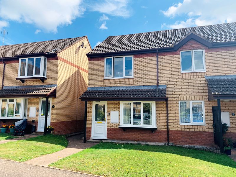 2 bedroom property for sale in Northfield Gardens, Taunton £127,500