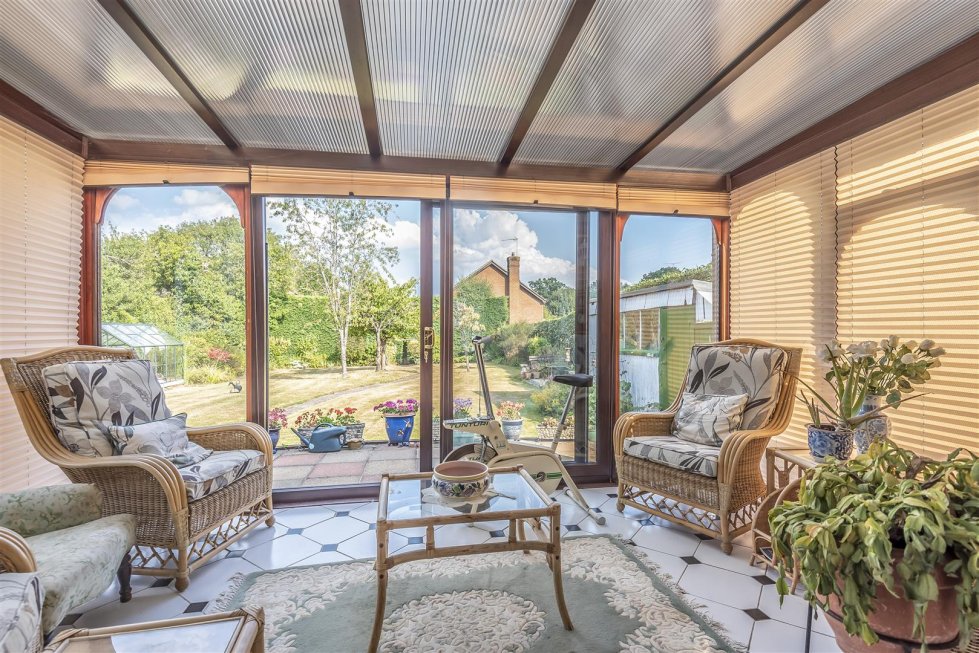 3 bedroom property for sale in Forest Road, East Horsley Guide price