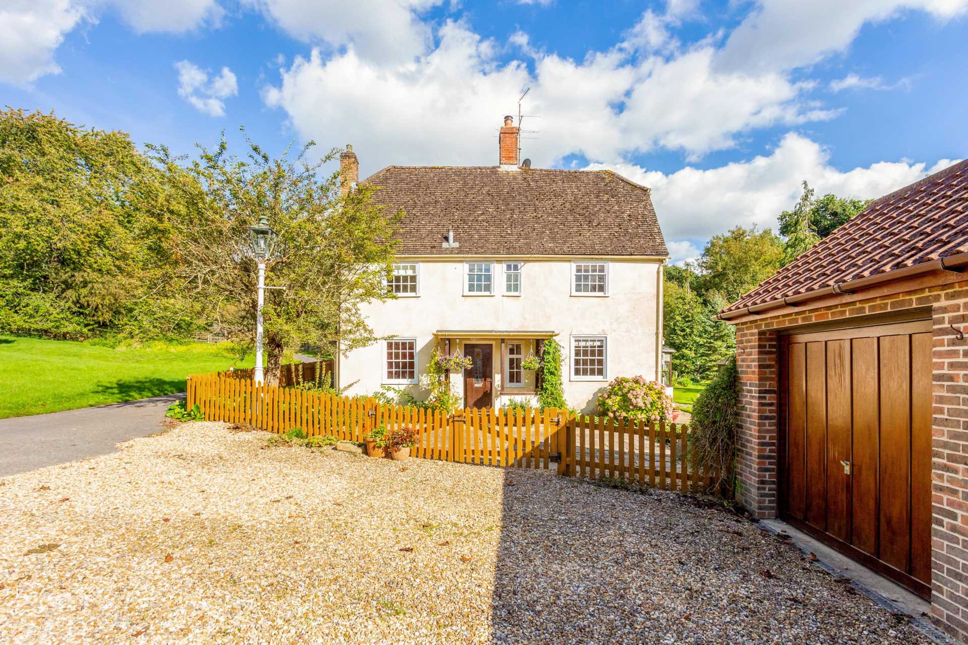 5 bedroom property for sale in Potterne Road, Devizes Guide price £