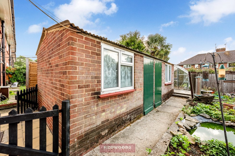 2 bedroom property for sale in Windsor Guide price £349,950